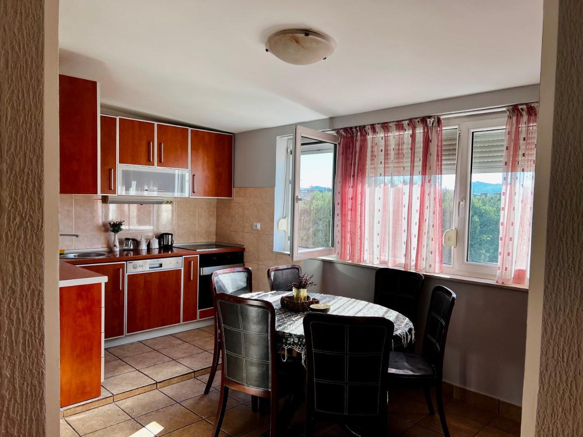 City Center Square Deluxe Nest Ποντγορίτσα Εξωτερικό φωτογραφία